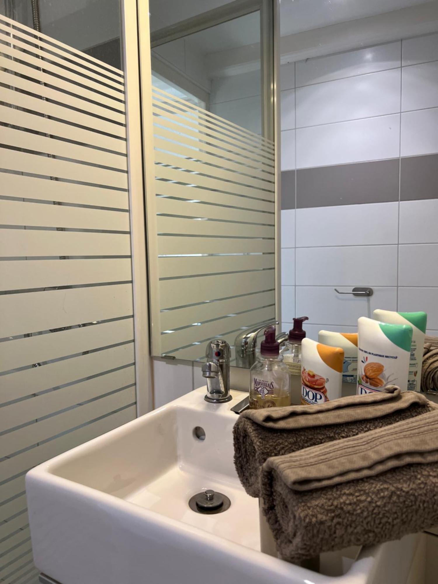 Cosy Studio Hyper Centre Avec Kitchenette & Climatisation Carpentras Dış mekan fotoğraf